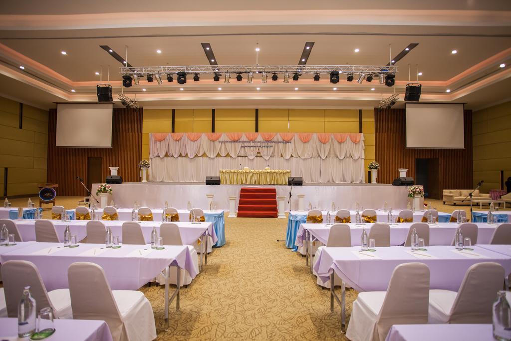 Royal Nakhara Hotel And Convention Centre Nong Khai Buitenkant foto