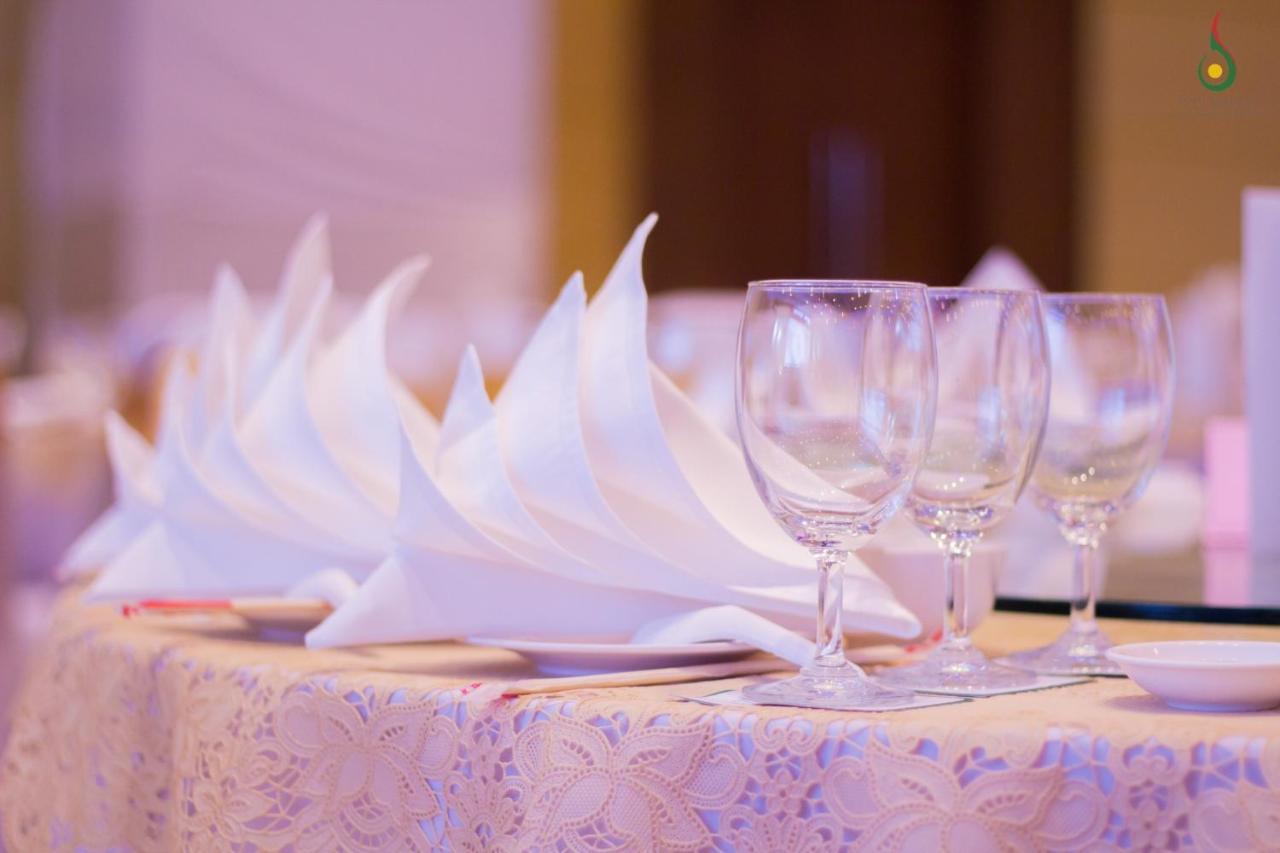 Royal Nakhara Hotel And Convention Centre Nong Khai Buitenkant foto